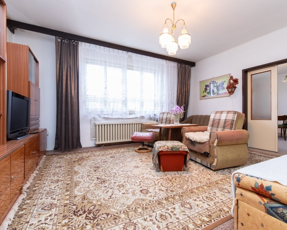 PREDAJ 5 IZBOVÝ RODINNÝ DOM S GARÁŽOU, DOLNÉ TRHOVIŠTE